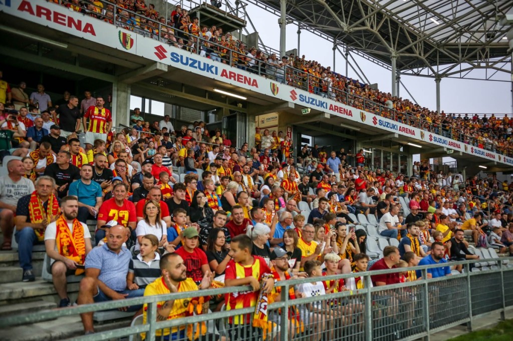 Koroniarze z 4. wyjazdem weekendu: Frekwencja na stadionach PKO Ekstraklasy w 3. kolejce