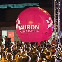 Vive Tauron na Facebooku? O tym zdecydują w Stanach