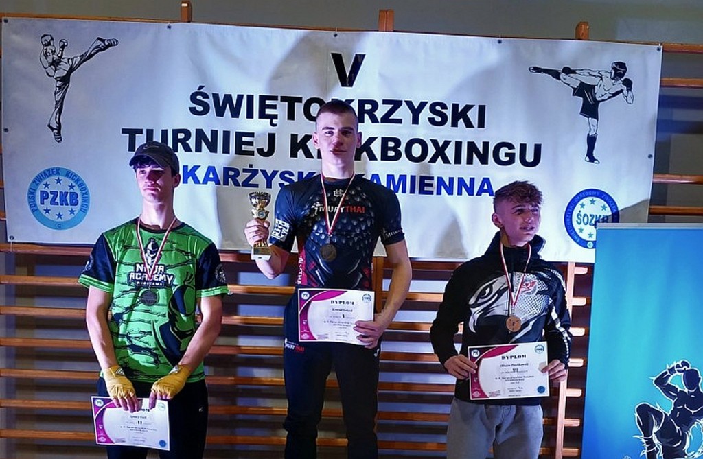 Cztery medale dla zawodników Akademii Muay Thai Kielce w Skarżysku