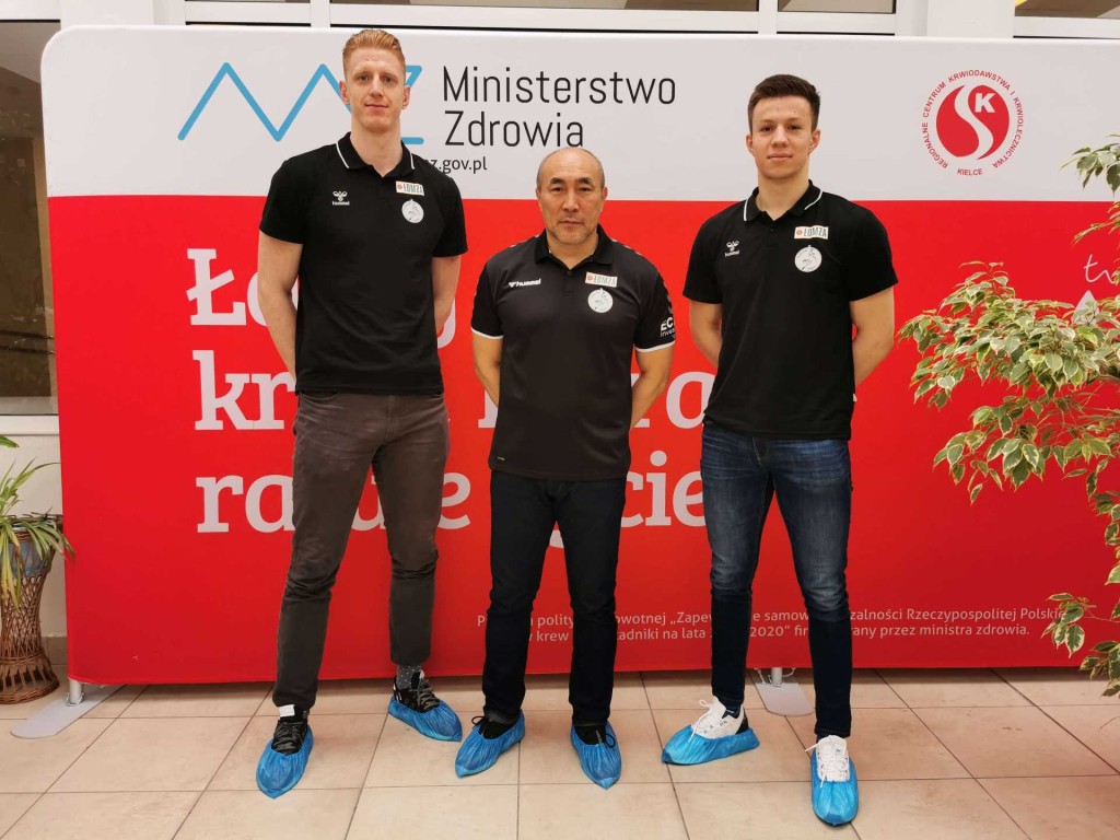 Zawodnicy i trener Łomży Vive Kielce oddali osocze dla potrzebujących