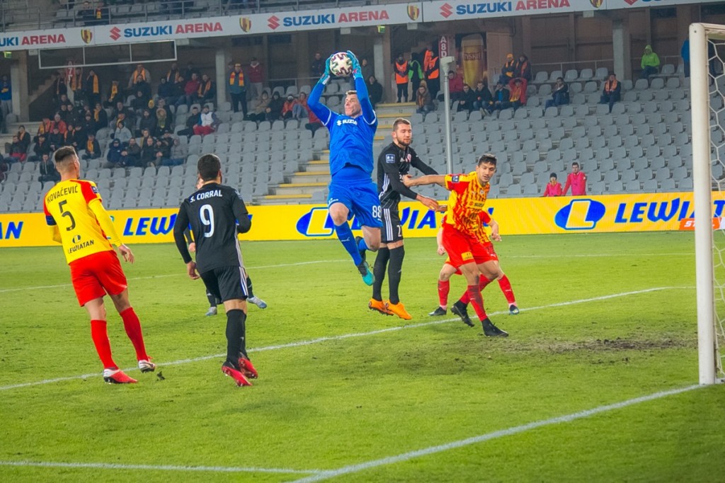 Rywale Korony Kielce wzmacniają się przed walką o awans do Ekstraklasy