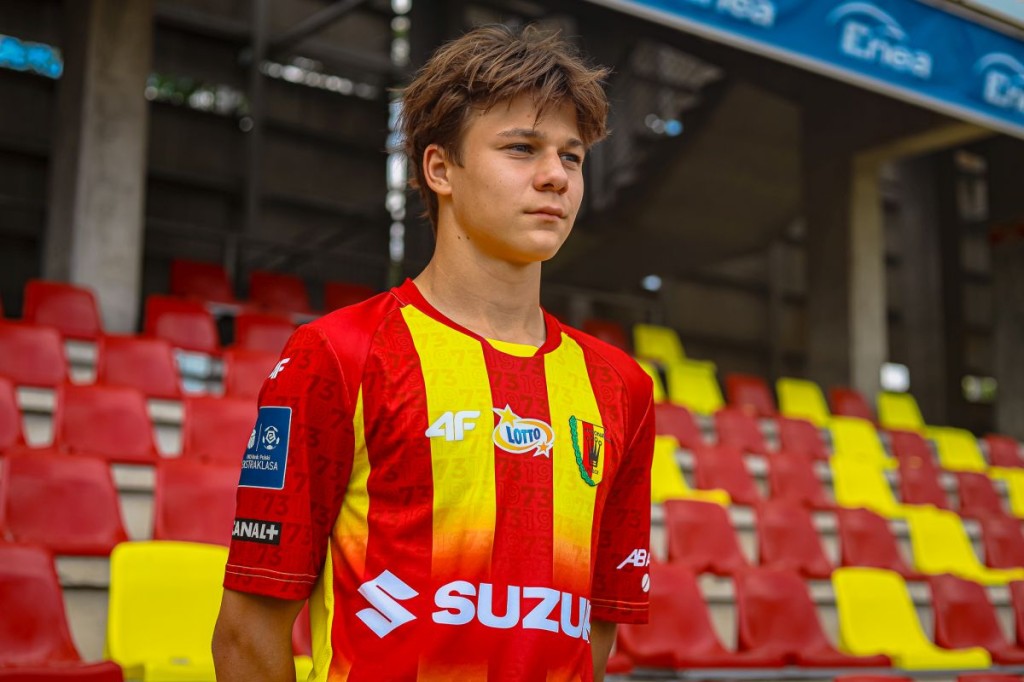 Korona stawia na przyszłość. 17-letni Szymon Gałązka podpisał kontrakt z klubem