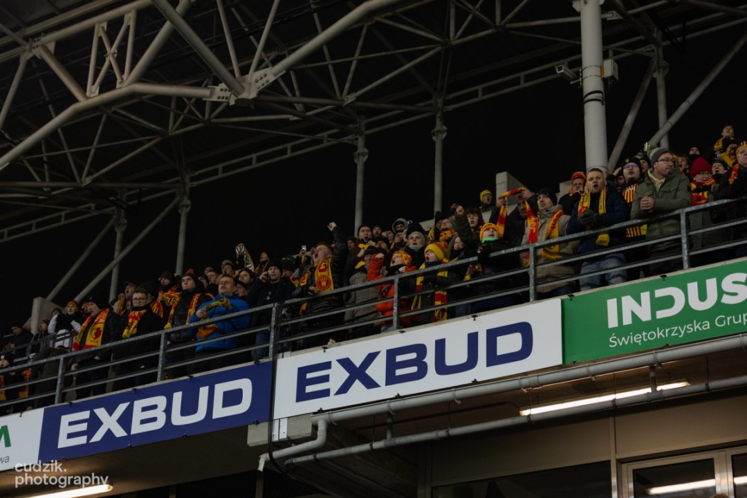 Spór o obecność kibiców Korony w Radomiu. Klub kwestionuje decyzję Komisji Ligi