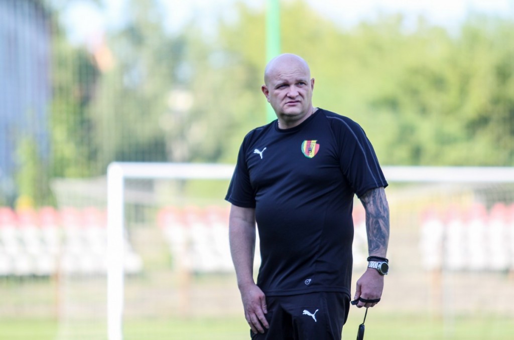 Maciej Bartoszek pozostaje na stanowisku trenera Korony Kielce