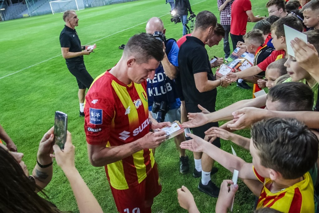 Korona Kielce i 4F organizują spotkanie z piłkarzami dla żółto-czerwonych kibiców