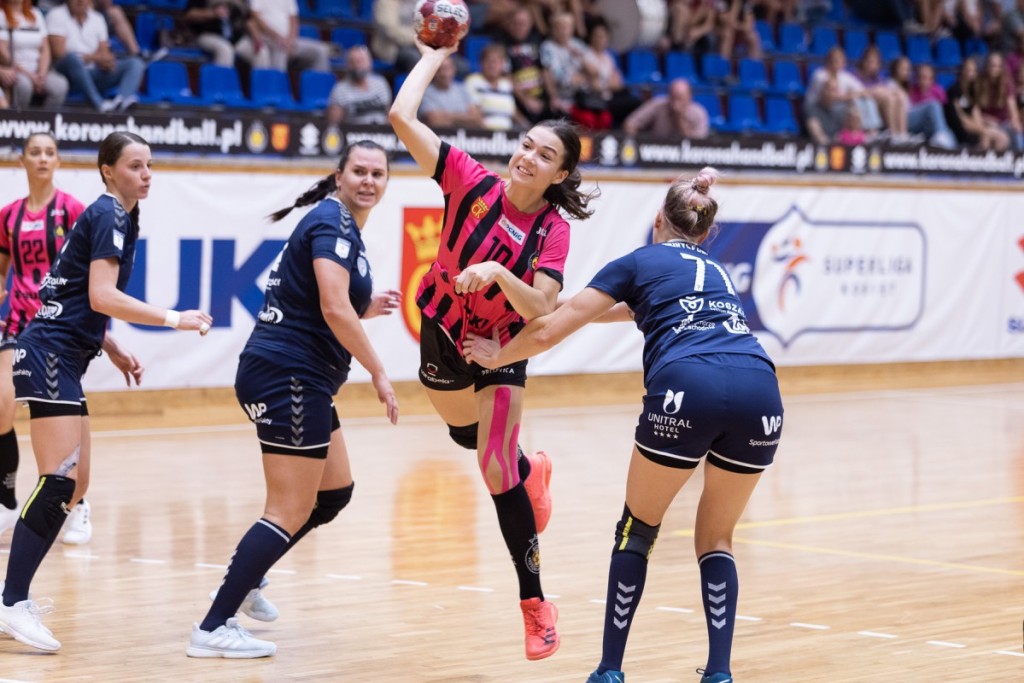NA ŻYWO! 3. kolejka PGNiG Superligi Kobiet: Suzuki Korona Handball Kielce - KPR Gminy Kobierzyce